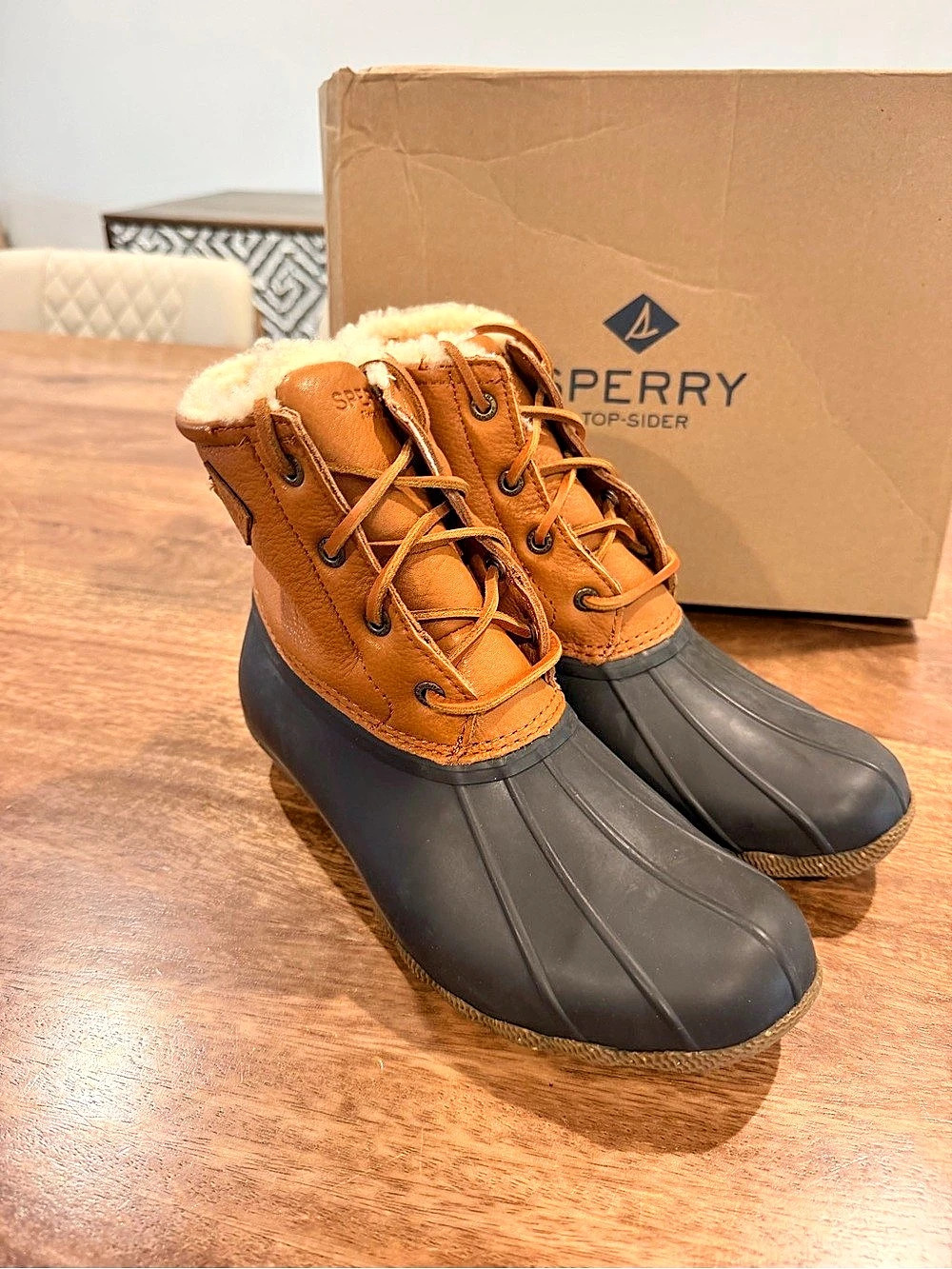 Sperry Saltwater Winter LUX TAN in Black and Brown- Size 7.5W/6M BNIB Medium Fit